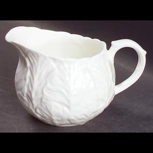 Creamer
Countryware
by COALPORT